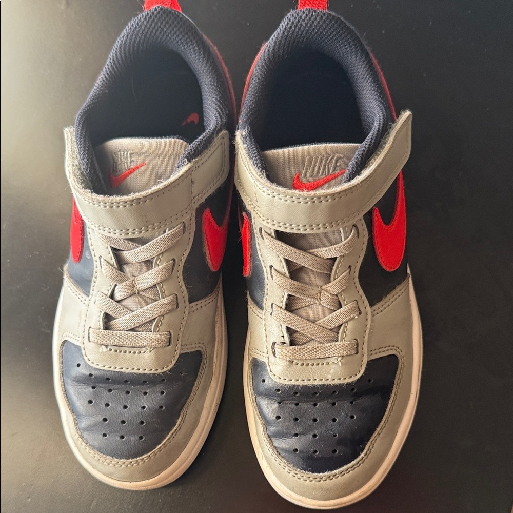 Nike Kids' Black and Red Sneakers